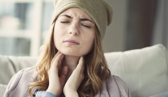 Đau rát cổ họng là bệnh gì? Khắc phục đau rát họng ngay tại nhà
